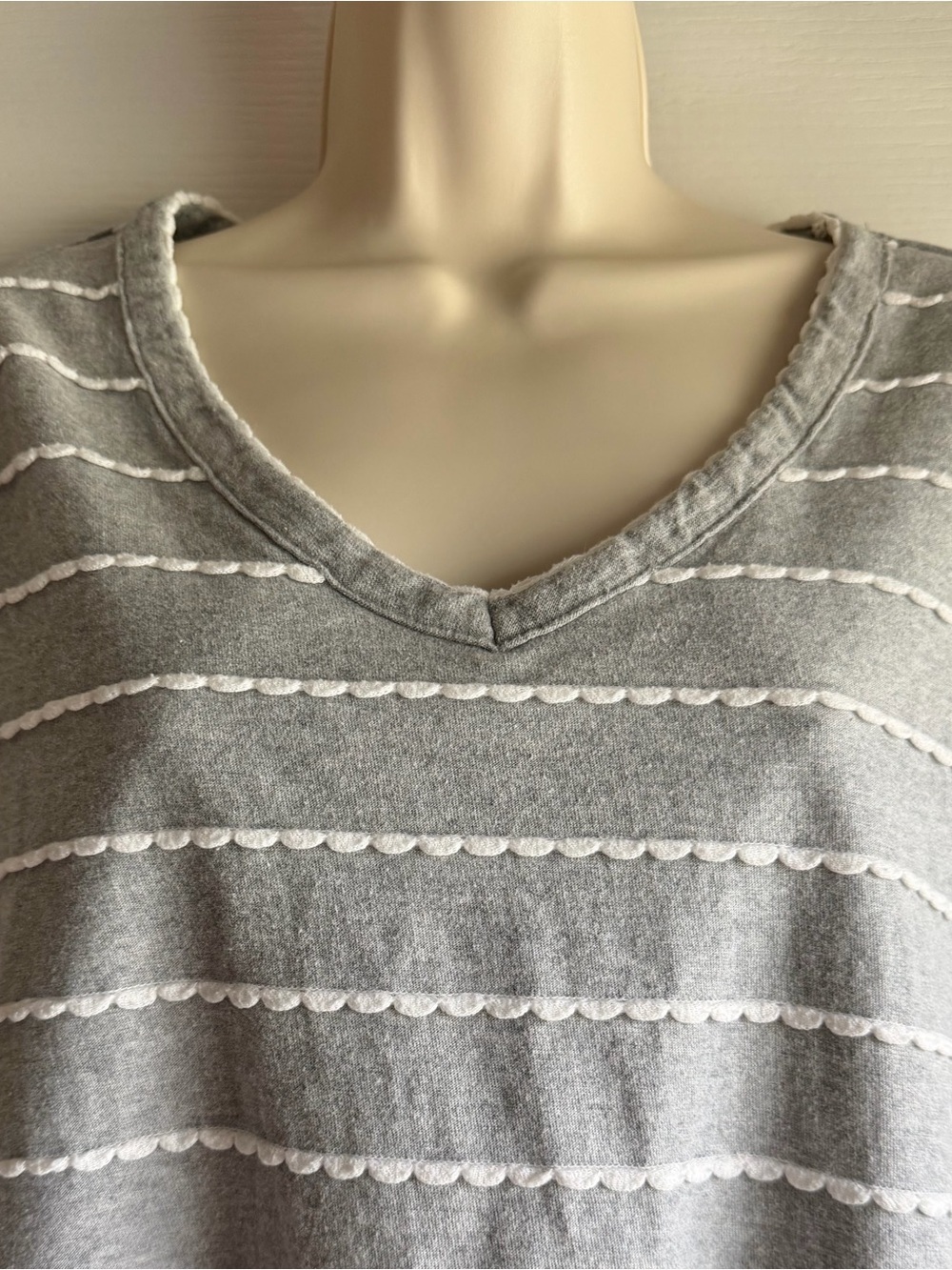 Mododoc Scallop Striped 3/4 Sleeve Top - Picture 3 of 7